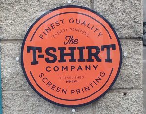 T-shirt sign